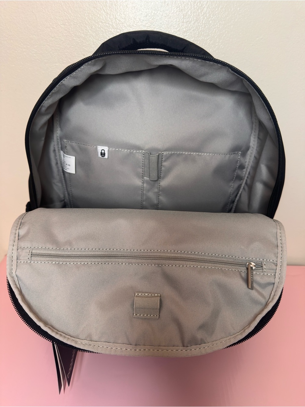Baggallini Black Compact Everyday Backpack - Picture 4 of 5